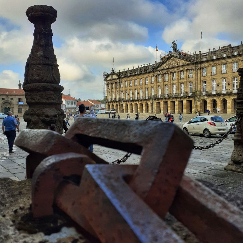 Plaza del Obradoiro. Parador de Santiago. Cadena. Eslabón.